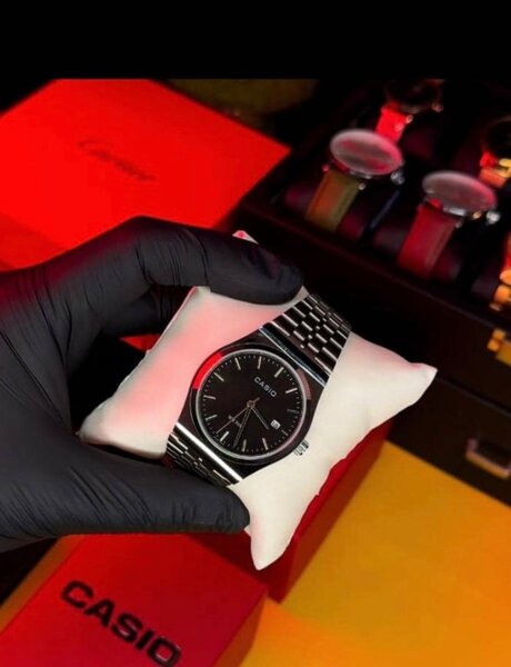 Montre élégante en acier Casio