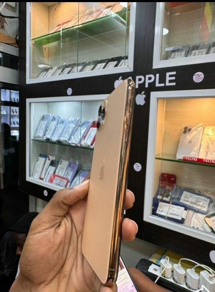 iPhone 11 Pro Gold - Smartphone Apple