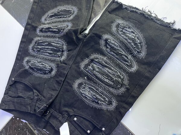 Shorts en denim brodés