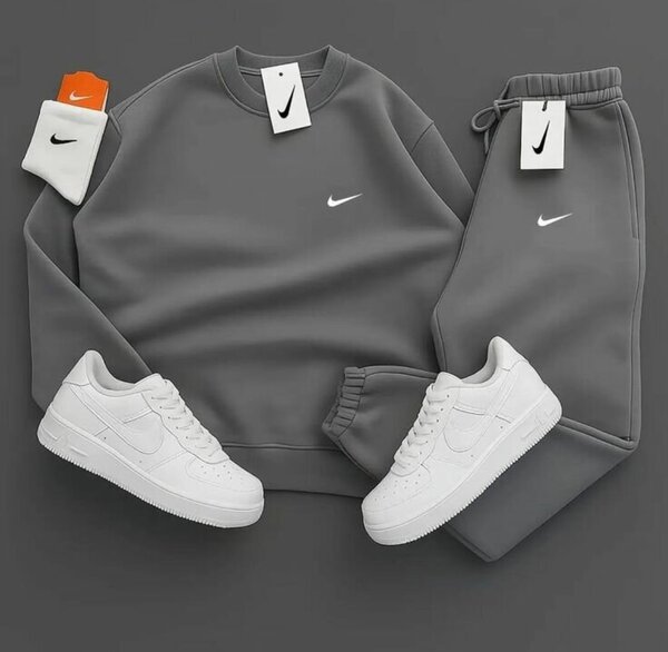 Ensemble survêtement Nike gris et baskets