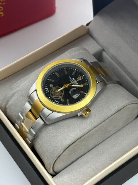 Montre élégante bicolore