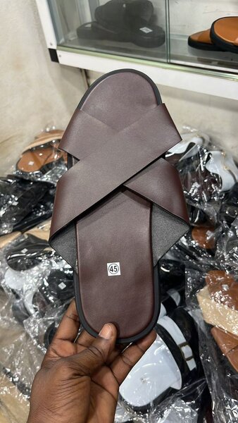 Sandales en cuir marron