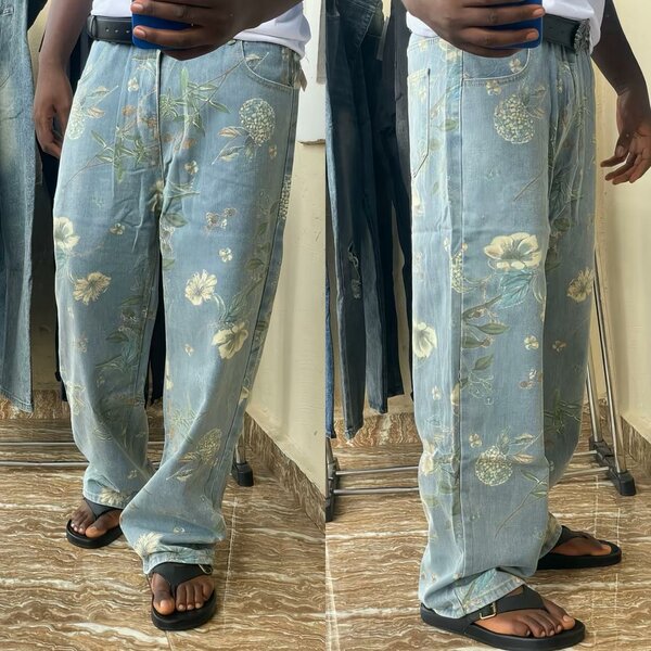 Jeans à fleurs pour hommes