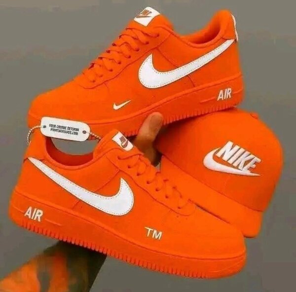 Chaussures Nike Air Force 1 orange