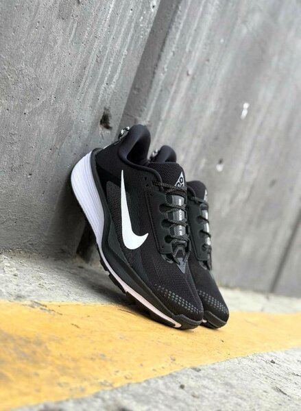 Chaussures de sport Nike noir et blanc