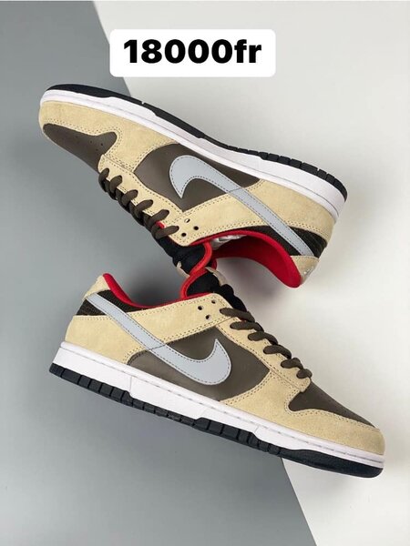 Chassure Nike SB beige