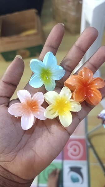 Fleurs décoratives en résine