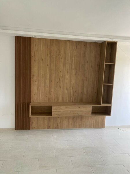 Meuble TV mural en bois