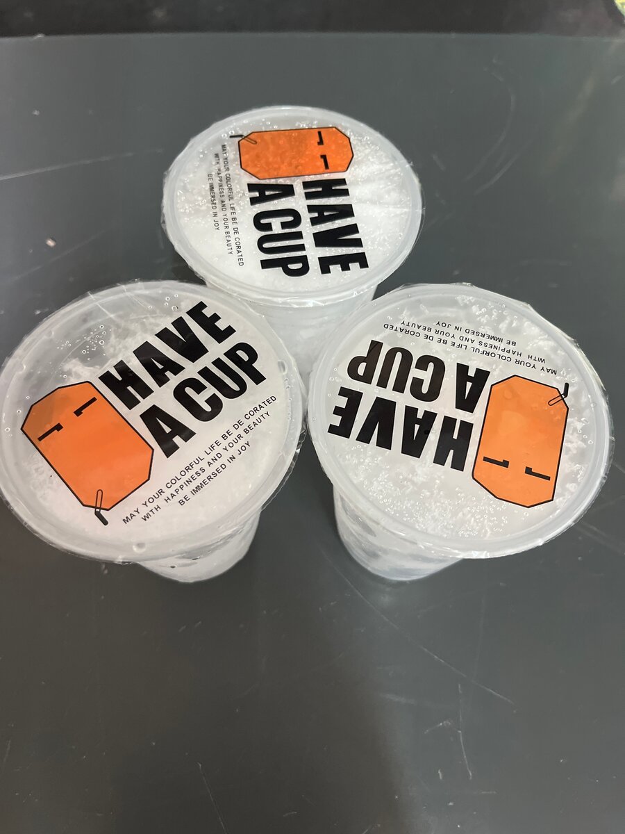 Gobelets de glaçon avec paille