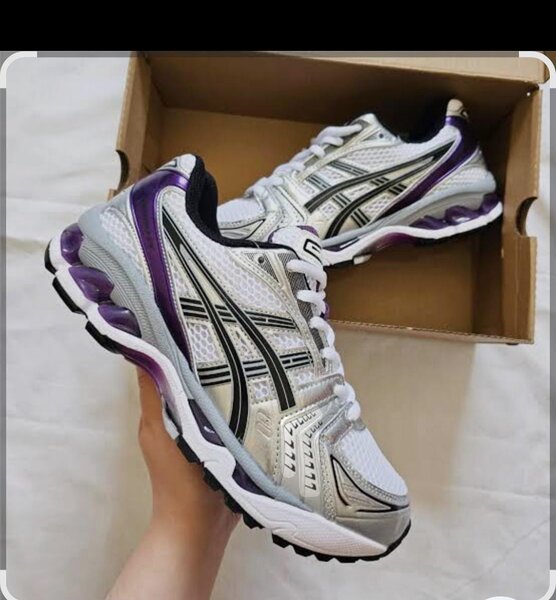 Unisex Silver Running Shoes