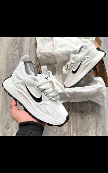 Baskets blanches modernes