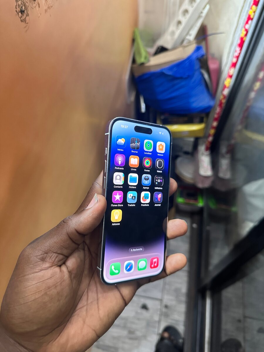 iPhone 14pro 128giga casi neuf