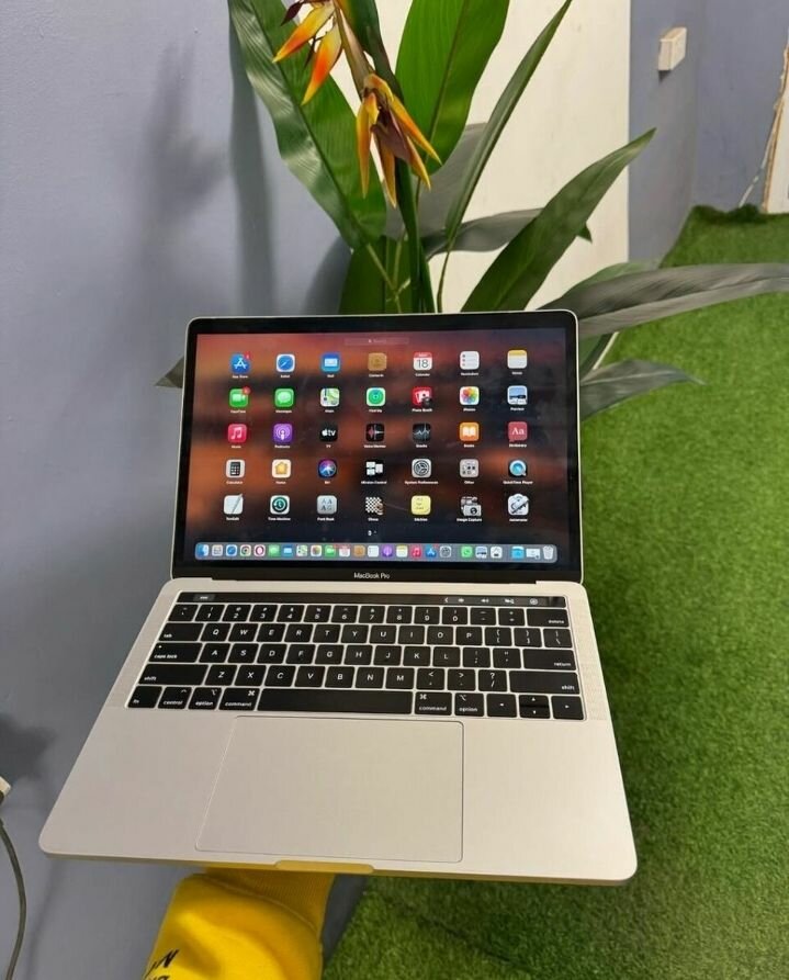 Apple, Mackbook pro 2023