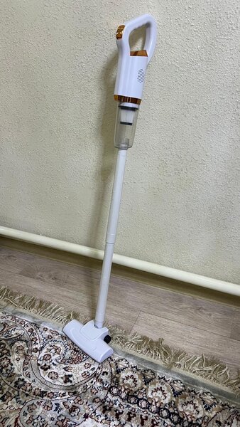 Портативный автомобильный пылесос