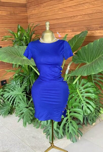 Robe moulante bleue élégante