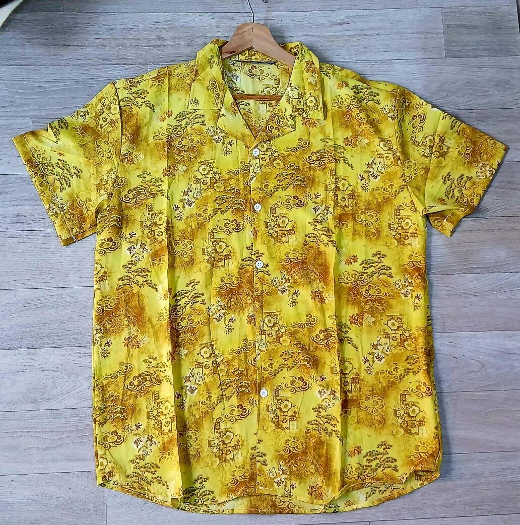 Chemises à motifs colorés