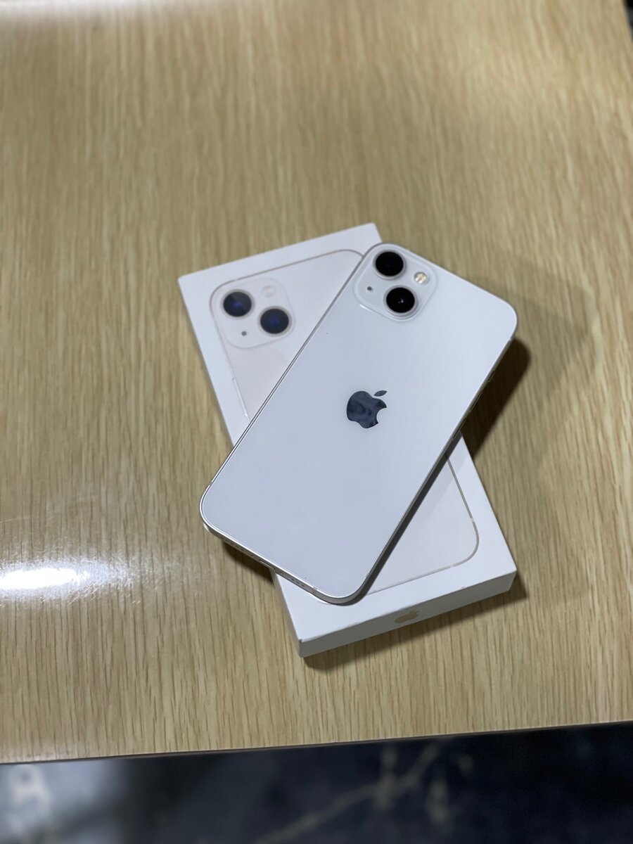 iPhone 13 simple 128 giga propre état 10/10 