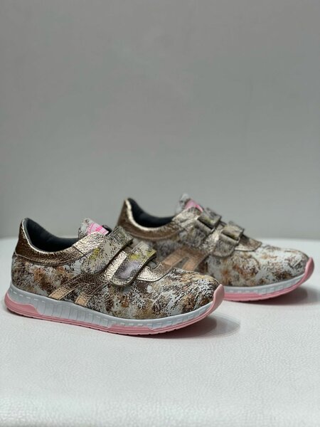 Летние кроссовки