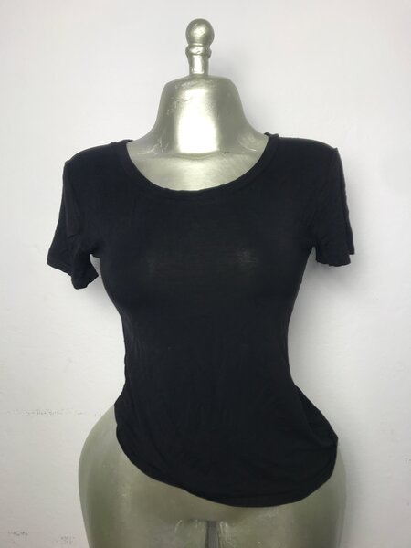 T-shirt noir basique pour femme