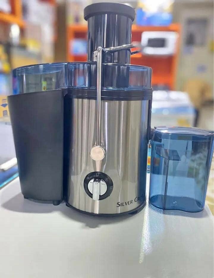 JUICE EXTRACTOR WITH BLENDER