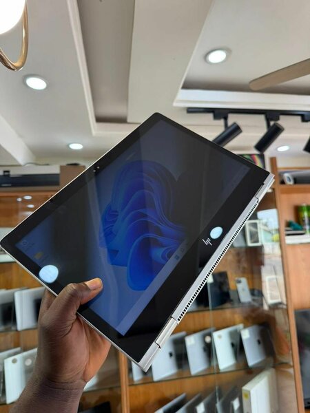 HP ELITEBOOK 1030 G2