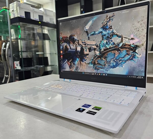 Ordinateur portable gaming Dell blanc