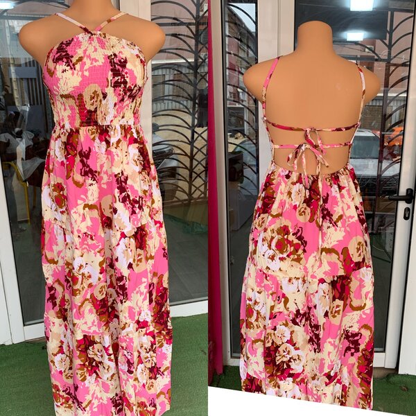 Robe d'été fleurie dos nu