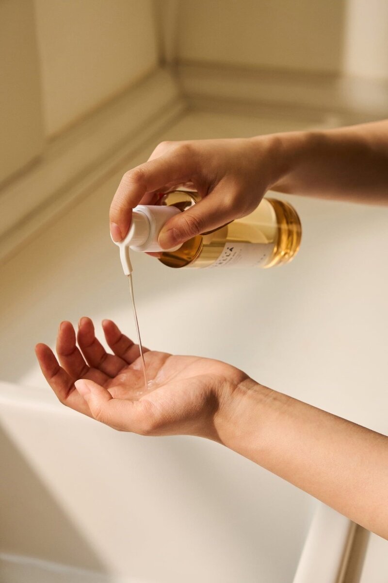 SKIN1004 Madagascar Centella Light Cleansing Oil 200ml