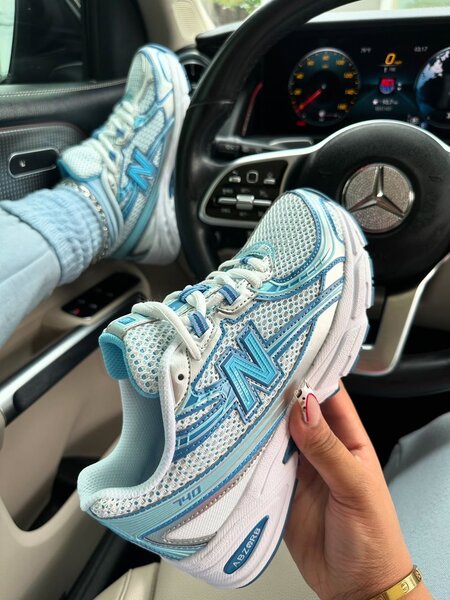 New Balance 740