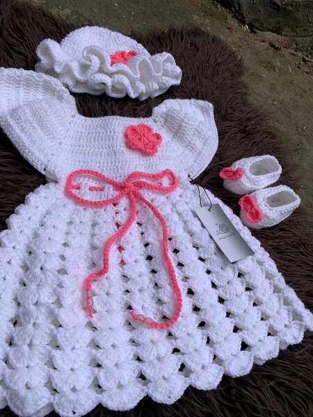 Ensemble bébé tricoté blanc