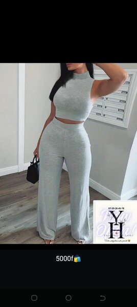 Ensemble crop top et pantalon large gris