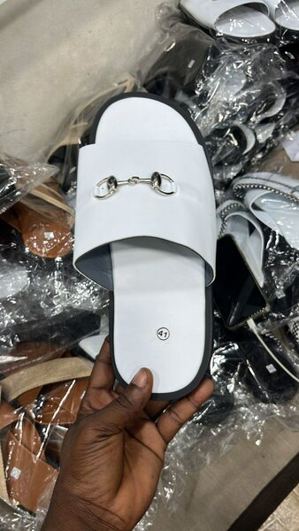 Sandales blanches élégantes