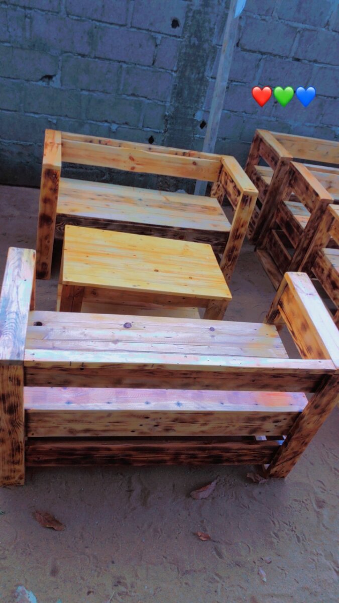 Banc en bois massif élégant