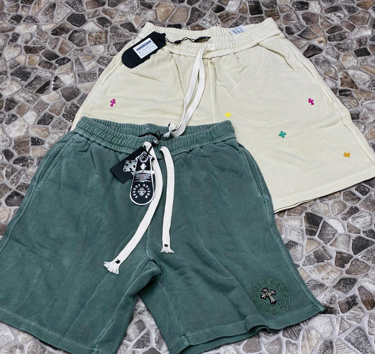 Shorts homme décontractés avec broderie