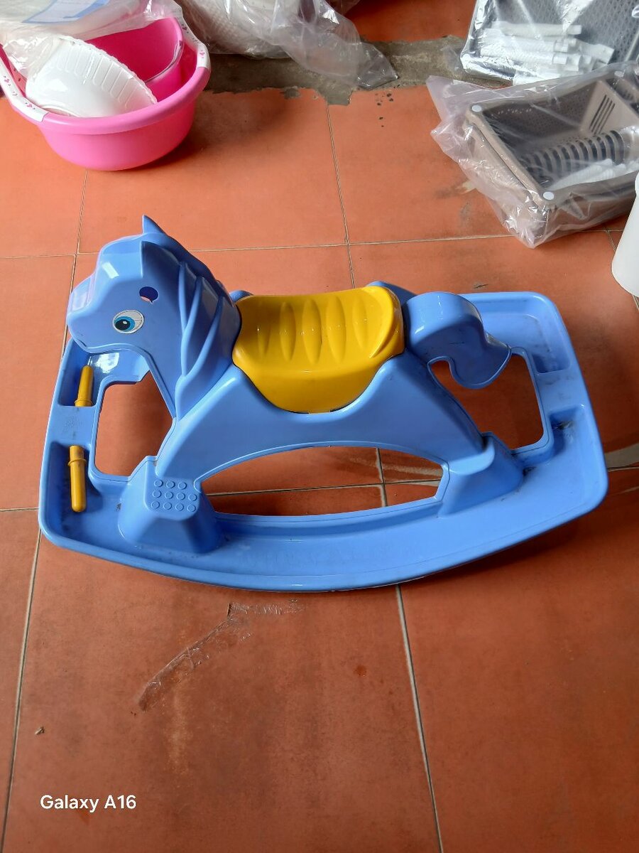 Cheval à bascule en plastique