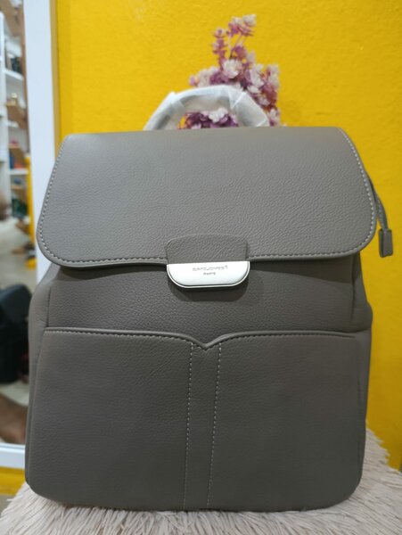 Sac à dos en cuir élégant