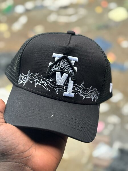 Casquette noire en maille