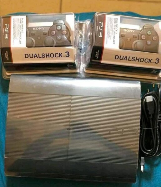 PS3 Ultra slim 30jeux installe