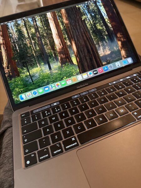 MacBook Pro M2