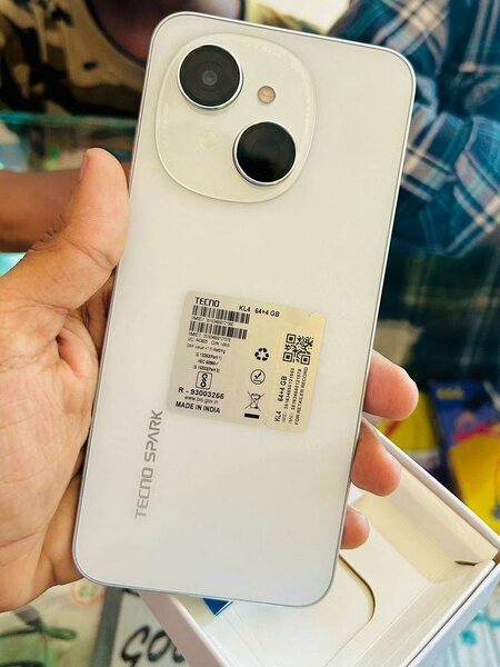 Tecno Spark 64GB Blanc