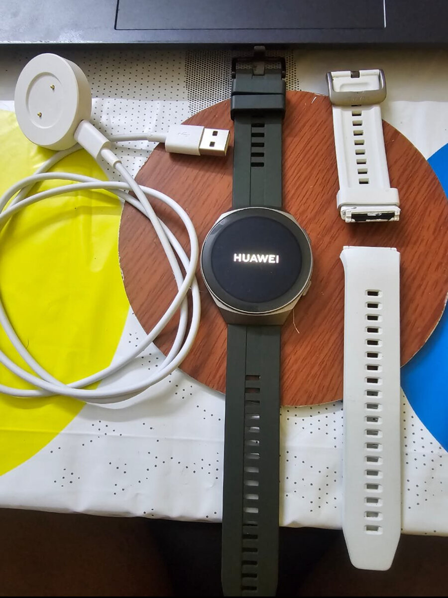 Montre connectée HUAWEI avec bracelets interchangeables