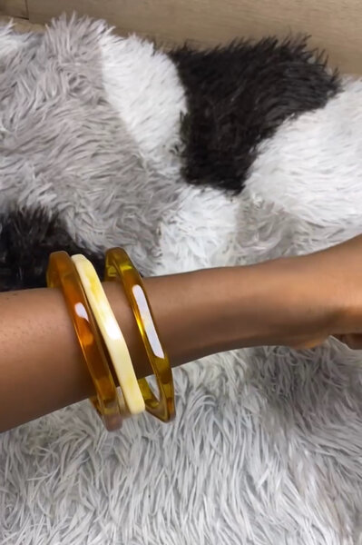 Bracelets en résine élégants