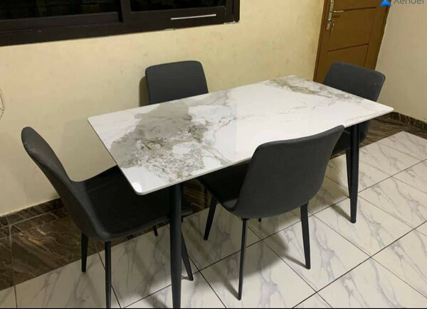 Table à manger 4place marbre