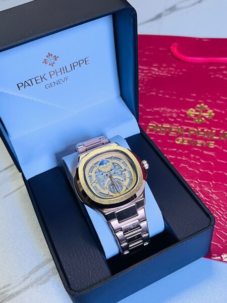 Montre Patek Philippe en or et acier