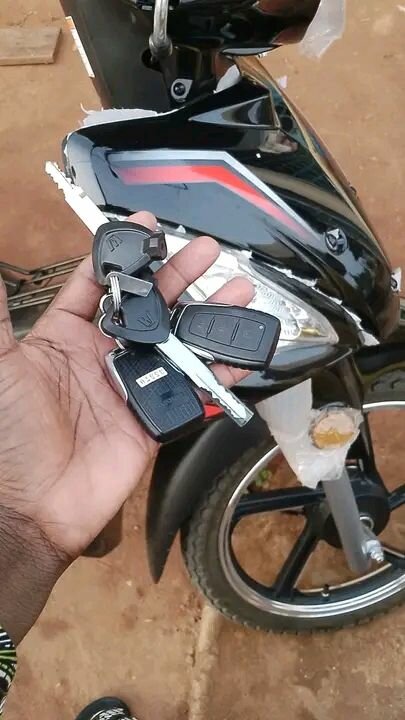 Honda Moto noir et rouge