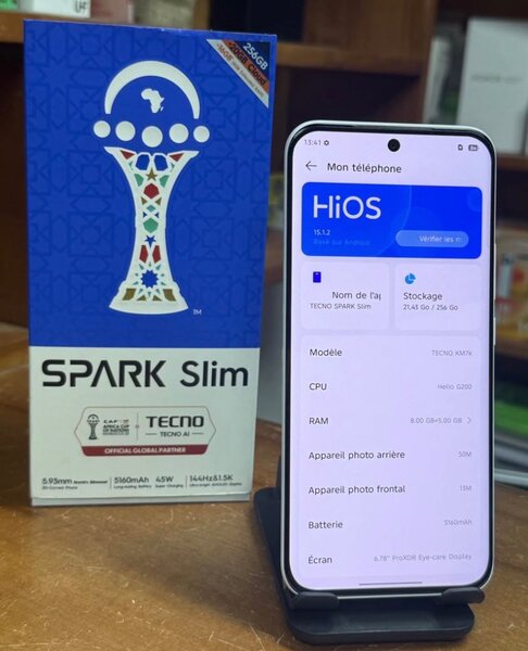 Tecno Spark Slim - Smartphone