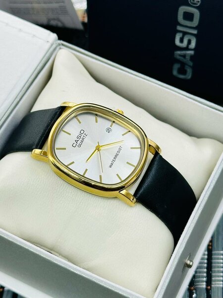 Montre Casio Classique Dorée