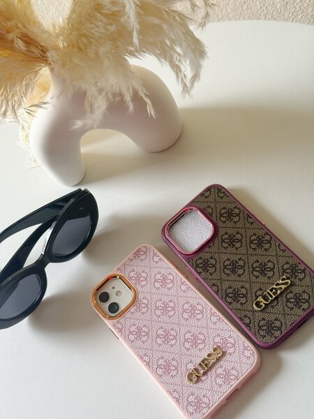Coque GUESS pour iPhone élégante