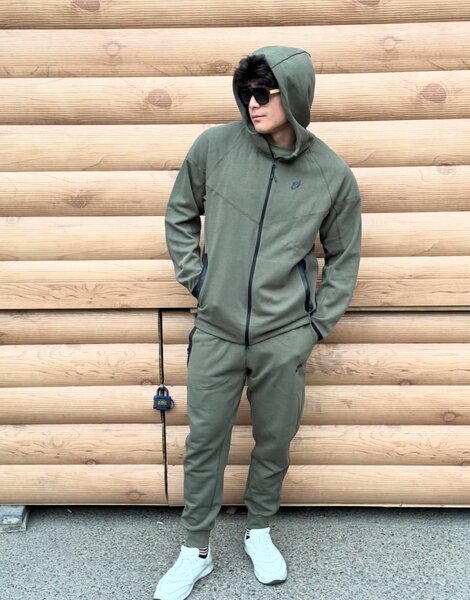 Nike tech fleece