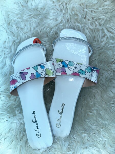 Sandales féminines fleuries